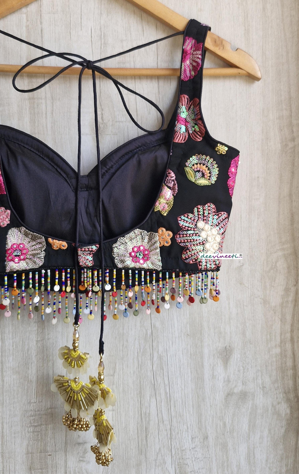 Black Embroidered Georgette Sweetheart Neck DVBL_311