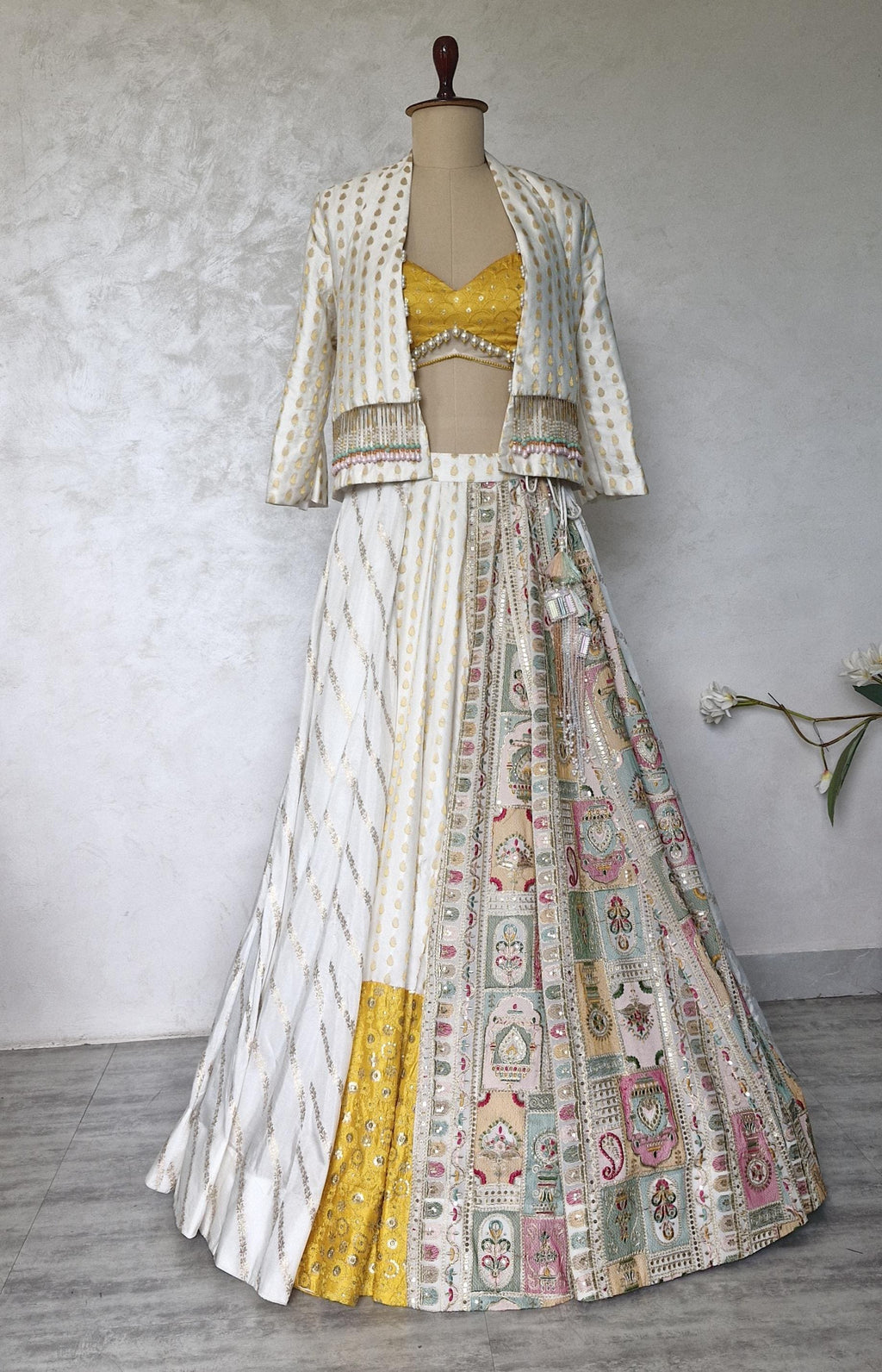 White Brocade Silk Lehenga Choli DVMTD_0302